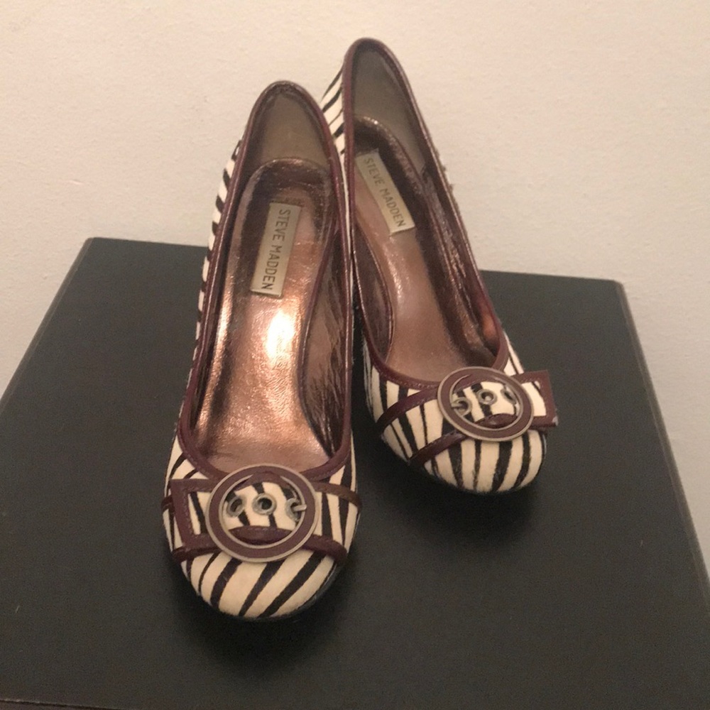 SOLD Steve Madden Zebra Wedges, Sz 9M